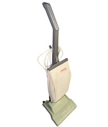 Hoover Elite 200 Vacuum Works! (B)