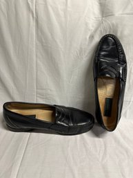G.H. Bass & Co. Ladies Size 9.5 Black Leather Shoes