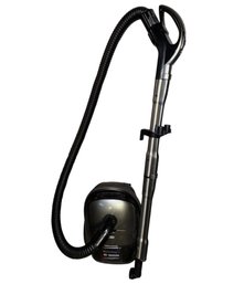 Hoover Legacy Allergen Filtration Vacuum (B)