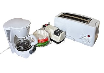 KitchenAid Toaster, Chefs Choice Knife Sharpener & Mr Coffee Maker (BLR)