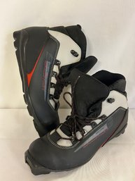 Salomon Escape Mens Size 7.5 Cross Country Ski Boots (B)