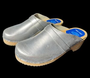 Swedish Cape Clogs Gray Womens Size 7