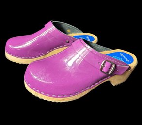 Swedish Cape Clogs Purple Womens Size 7.5