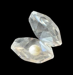 Swarovski Crystal Clam Shell With Pearl Figurine
