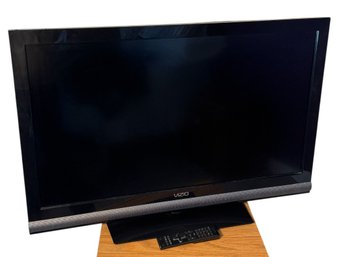 Visio 37 Inch Flatscreen TV & Remote (BR)