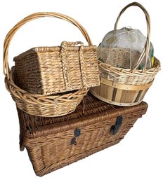 Wicker Chest And Assorted Wicker Picnic Baskets 5pc (LR)