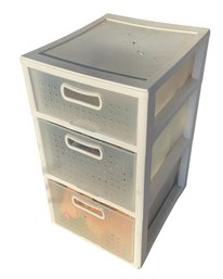 Sterilite White Plastic Storage Organizer (G)