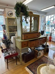 Dining Room Credenza With Hutch