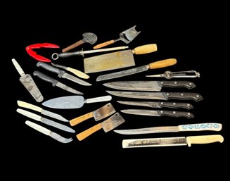 Kitchen Knives, Shellfish Tools & Assorted Cutlery 23pc