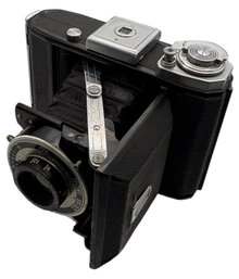 Zeiss Ikon Ikonta 521 Camera (LR)