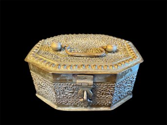 Engraved Octagonal Compartment Betel Nut Box (RR)
