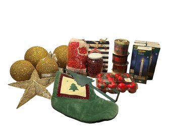 Holiday Decor (Base.)