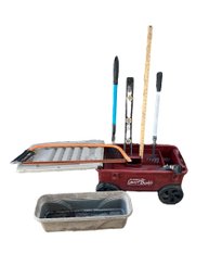 Lawn Buddy Wheeled Caddy, Planter & Yard Tools (Base.)