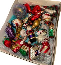 Box Of Glass Christmas Ornaments A (BR2)