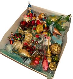 Box Of Glass Christmas Ornaments B (BR2)