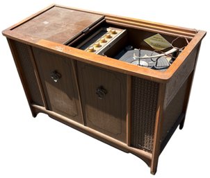 Magnavox Stereo Console And Record Player (Y)