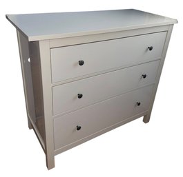Solid White Three Drawer Dresser (BR2)