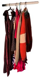 Closet Full Of Vintage Women's Clothing (br1)