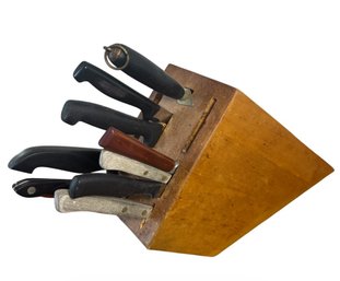 Wooden Knife Block Full Of Assorted Cutlery (K)