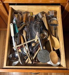 Drawer Full Of Kitchen Utensils B (K)