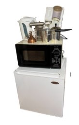 Haier Mini Fridge, Avanti Microwave & Assorted Kitchenware (BR2)
