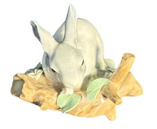 Lladro Glazed Porcelain Bunny Leaf Figurine