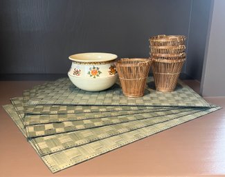 Green Woven Placemats (8x), Decorative Bowl & Mini Basket (D)