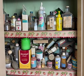 Two Shelves Full Of Vintage Healthcare & Beauty Products (H2)