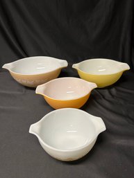 Pyrex Set, Vintage,  (4)