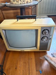 Sharp Linytron Tv Yellow.  Turns On.
