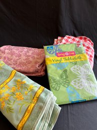 4 Casual Table Cloths