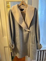 Tahari Wool Blend Coat Size L     (L)
