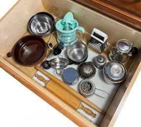 Drawer Full Of Assorted Kitchen Supplies (K)