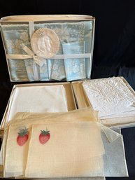 Table Linens Stawberries
