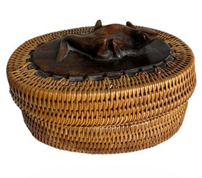 Small Woven Basket With Wooden Lizard (BR1)