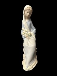Lladro Virgin Mary Sculpture