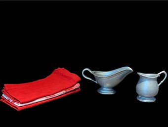 RWP Wilton Columbia Gravy Boat And Cream Pitcher & Tag Red Cloth Napkins (d)