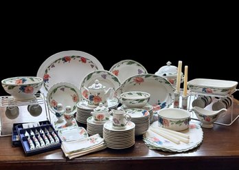 Villeroy & Boch Amapola China Set  (DR)