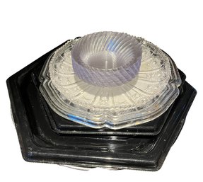 Disposable Plastic Trays, Bowls & Paper Napkins (D)