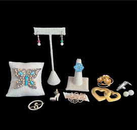 Costume Jewelry Eclectic Collection Of Earrings, Pins & Ring