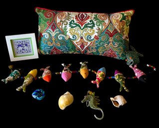 Decor Set With Pillow & Fish Garland, Shells (G)