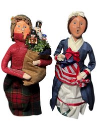 Byers Choice The Carolers Woman With Bag Of Nutcrackers & Betsy Ross