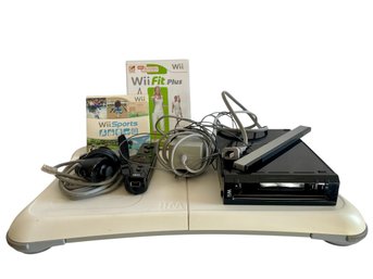 Nintendo Wii System, WiiFit Board & Games Works!