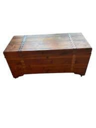 Pine Trunk W/ Metal Detail    ( MB)