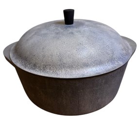 Hammered Aluminum 4.5 Qt. Dutch Oven (B)
