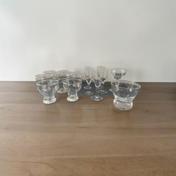 Anthony's Hawthorne Restaurant Cordial & Various Glasses  (sr)