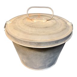 Farmhouse Metal Fruitcake Bucket Mold