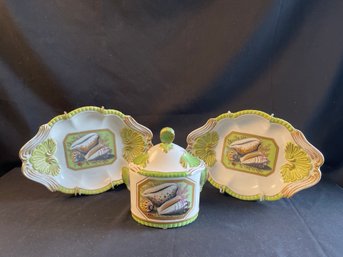 Mottahedeh Covered Dish, The Cain Collection Wall Plates    (L)