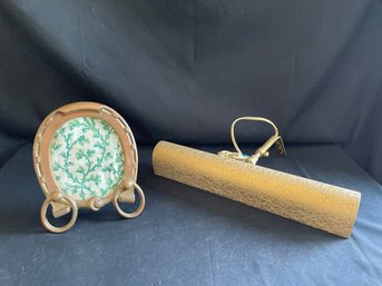 Vintage Horseshoe Frame, Art Display Light  (l)