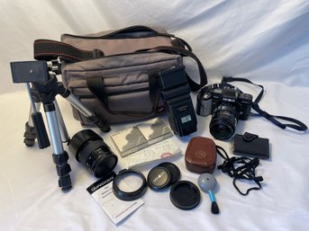 Minilta 7000 Film Camera & Accessories   (L)